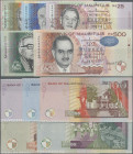 Mauritius: Bank of Mauritius, series 1999-2001, lot with 25 (UNC), 50 (UNC), 100 (VF), 200 (XF) and 500 (XF) Rupees, P.49-53. (5 pcs.)
 [differenzbes...