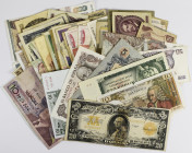 Alle Welt: Box with 100 banknotes all over the world, different conditions.
 [differenzbesteuert]