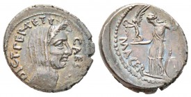 
Julius Caesar 13/07/100-15/03/44 avant J.-C.
Denarius, Rome, 44 avant J.-C., AG 3.85 g.
Avers : CAESAR DIC T PERPETVO Tête laurée et voilée de Cés...