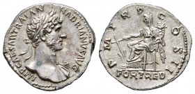 Hadrianus 117-138
Denarius, Rome, 118, AG 3.25 g.
Avers : IMP CAESAR TRAIAN HADRIANVS AVG Buste lauré d'Hadrien à droite, drapé sur l'épaule gauche....