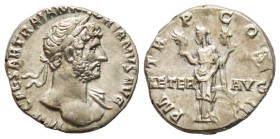 Hadrianus 117-138
Denarius, Rome, 119-122, AG 3.55 g.
Avers : IMP CAESAR TRAIAN HADRIANVS AVG Buste lauré et drapé d'Hadrien à droite.
Revers : P M...