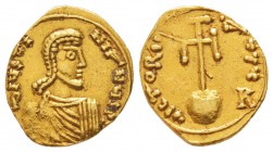 Iustinianus II (Premier règne) 685-695
Semissis, Syracuse, AU 1.9g. 
Avers : d N IVSTINIAVS PP Buste de Justinien à droite
Revers : VICTORIA AVGV /...