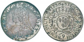 France, Louis XV 1715-1774
Écu aux branches d'olivier, Rennes, 1726 9, AG 29.5 g.
Avers : LUD XV D G FR ET NAV REX Buste de Louis XV à gauche, la tê...