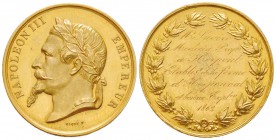 France, Second Empire 1852-1870 
Médaille Napoléon III, 1862, signature Caqué, AU 28 g. 36 mm poinçon OR
Avers : NAPOLEON III EMPEREUR. Buste lauré ...