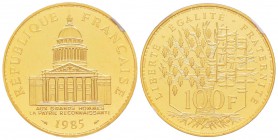 Cinquième République, Piéfort en or de 100 Francs Panthéon, 1985, AU 53.7 g.  920‰                         
Ref : Taill.232.P2
Conservation : NGC Pr...