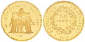 Cinquième République, Piéfort en or de 50 Francs Hercule, 1977, AU 102 g.  920‰                         
Ref : Taill.223.P2
Conservation : NGC Proof...