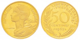 Cinquième République, Piéfort or de 50 centimes Marianne, 1962, AU 30.5 g. 920‰                             
Ref : Taill.89.P3    
Conservation : PC...