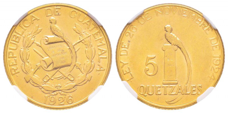 Guatemala, République
5 Quetzales, 1926, AU 8.35 g. 900‰ 
Ref : Fr.50, KM#244...