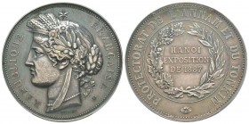Indochine
Médaille en argent par Eugène-André Oudiné, Annan, 1887, Hanoi Exposition 1887, AG 67 g. 51 mm, Poinçon ARGENT
Avers : REPUBLIQUE - FRANÇA...