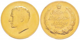Iran, Muhammad Reza Pahlavi Shah SH 1320-1358 (1941-1979)
Médaille en or, SH1344 (1965), Tehran,  AU 35 g. 900‰ 35 mm
Conservation : PCGS MS65