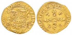 Emanuele Filiberto 1553-1580
Scudo d'oro, Nizza, 1564, AU 2.91 g.
Avers : EM FILIB D G DVX SAB C NICIE Ecu couronné, dans un cartouche orné. 
Rever...