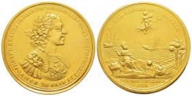 Russie, Pierre le Grand 1682-1725 
Médaille en or, 1725, par Cupy, pour la mort de Pierre I, AU 33.55 g. 40 mm
Avers : Buste lauré à droite
Revers ...