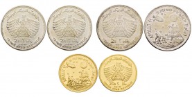 Yémen
Coffret de trois monnaies, 1969, deux monnaies de 2 Ryals en argent et une monnaie de 20 Riyals or, AU 19.6 g
Ref : Fr.13, KM#2-3-8
Conservat...