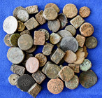 Indien: Eine Tüte (59 Stück) mit Indien-Boncs (Cu-Hackmünzen), das Zahlungsmittel des kleinen Mannes. Meist aus der Mogulzeit, nicht näher bestimmt.
...