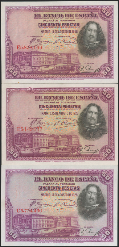 Conjunto de 3 billetes de 50 Pesetas emitidos el 15 de Agosto de 1928, con las s...