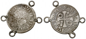 1611. Felipe III. Barcelona. 1/2 croat. (AC. 374). Con 4 anillas. 1,52 g. (BC+).