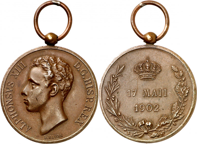 1902. Alfonso XIII. Mayoría de edad. (V. 598). Grabador: B. Maura. Con anilla. B...