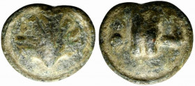 Northern Apulia, Luceria, c. 217-212 BC. Cast Æ Biunx (26.5mm, 18.30g, 9h). Scallop shell. R/ Astragalos; L to r., two pellets to l. Vecchi, ICC, 348;...