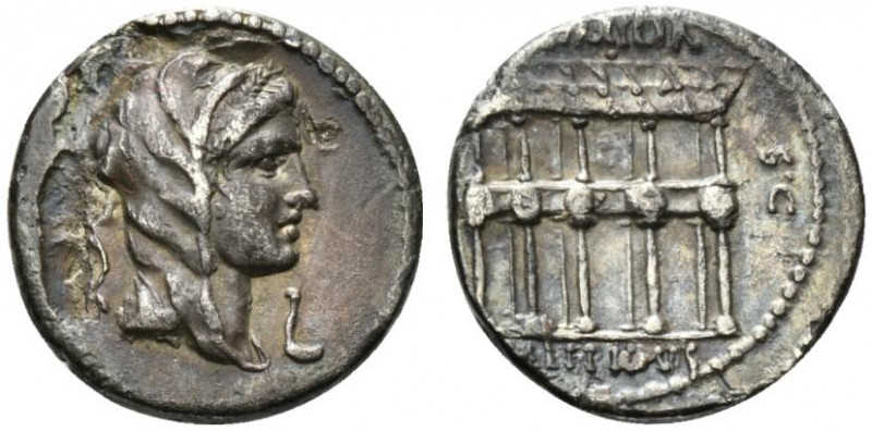 M. Aemilius Lepidus, Rome, 61 BC. AR Denarius (17mm, 3.40g, 6h). Veiled head r.;...