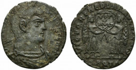 Magnentius (350-353). Æ Centenionalis (22.5mm, 3.71g, 12h). Aquileia. Bare-headed, draped and cuirassed bust r. R/ Two Victories facing one another, h...