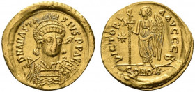 Anastasius I (491-518). AV Solidus (21mm, 4.12g, 6h). Constantinople, 507-518. Helmeted and cuirassed bust facing slightly r., holding spear and shiel...