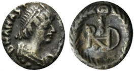 Ostrogoths, Theoderic (493-526). AR Quarter Siliqua (9mm, 0.65g, 6h). In the name of Anastasius I. Ravenna, 493-518. Pearl-diademed and mantled bust r...