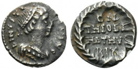 Ostrogoths, Theodahad (534-536). AR Quarter Siliqua (11.5mm, 0.69g, 6h). In name of Justinian I. Rome. Diademed bust r. R/ Legend in four lines within...