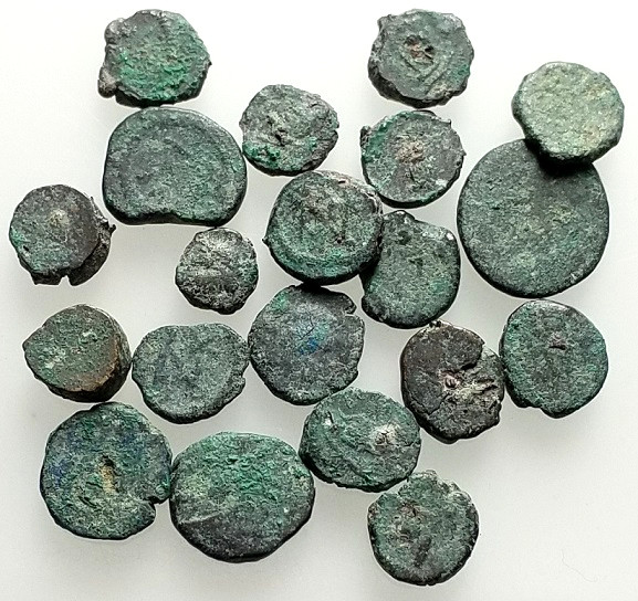 Lot of 21 Late Roman Imperial Æ coins, to be catalog. Lot sold as is, no return