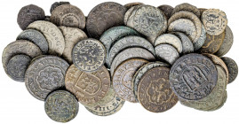 Lote de 47 cobres, desde los Reyes Católicos a Felipe III, se incluye, además, un felús. Total 48 monedas. A examinar. RC/MBC-.