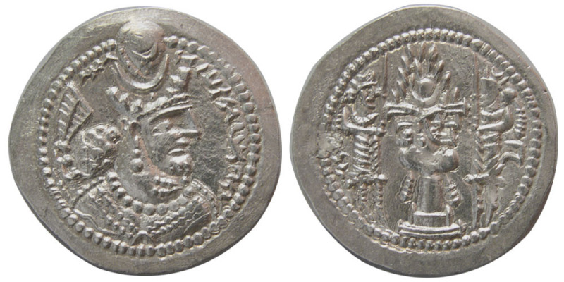 SASANIAN KINGS. Bahram (Varhran) V. (420-438 AD). Silver Drachm (4.26 gm; 27 mm)...