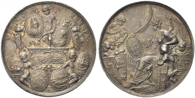 VENEZIA. Marc’antonio Giustinian Doge CVII, 1684-1688.
Medaglia 1686 opus L. G....