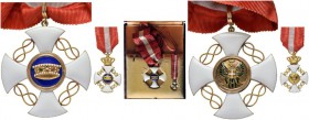  EUROPA UND ÜBERSEE   ITALIEN   Verdienstorden der Krone Italiens   (D) Kommandeurkreuz; Halsdekoration, Gold und Email, mit Liebesknoten zwischen den...