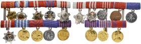  EUROPA UND ÜBERSEE   JUGOSLAWIEN   Volksrepublik   (D) M iniaturorden-, medaillen . Lot von 18 Stück Miniaturen, auf zwei Miniaturschnallen mit zugeh...