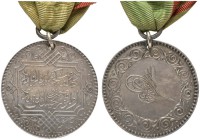  EUROPA UND ÜBERSEE   TÜRKEI   Medaillen   (D) Lebensrettungsmedaille 1859 . AR, mit orig. Lochöse, Verbindungsring und geriffeltem kleinen Bandring; ...