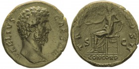 Hadrianus 117-138 pour Aelius Caesar 136-138
Sestertius, Rome, 137, AE 27.9g.
Avers: AELIVS CAESAR Tête nue à droite.
Revers: TR POT COS II La Co...