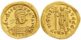 Leo 457-473
Solidus, Constantinople, 457-473, AU 4.36g.
Avers : D N LEO PER PET AVG Buste diadémé, casqué et cuirassé de Léon Ier de face, tena...
