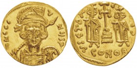 Constantin IV 668-685
Solidus, Constantinople, 668-685, AU 4.5g.
Avers : DN CONT NYS P Buste casqué à plume portant une barbe courte, cuirassé av...