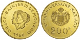 Rainier 1949-2005
 200 francs «Xème anniversaire de Mariage Rainier III et Grace», 1966, AU 32g. Ref : G. MC167, Fr.32
Conservation : FDC