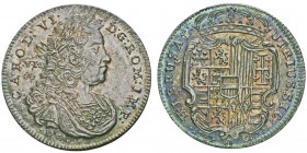 Naples Carlo VI (1707-1734),
Mezza Piastra, Napoli, 1733, AG 12.8g. 
Avers : CAROL VI D G ROM IMP derrière la tête VM/A
Revers : UTRIUS SIC HIERUSA...
