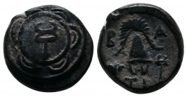 Kings of Macedon. Philip III Arrhidaios. 323-317 BC. AE. (14mm-4.70 g). Sardes mint. Struck under Menander or Kleitos, c.322-319/8 BC. Macedonian shie...