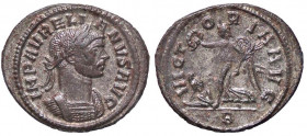 ROMANE IMPERIALI - Aureliano (270-275) - Denario - Busto laureato, corazzato e drappeggiato a d. /R La Vittoria andante a s. con corona e ramo di palm...