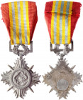 Vietnam Armed forces Medal Of Honour Of Merit 2nd Class 1960
Danh-dự Bởi-Tình Vietnam. Instituted in 1953. In silvered bronze, measuring 39 mm (w) x ...