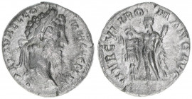 Commodus 180-192
Römisches Reich - Kaiserzeit. Denar. HERCVLI ROMANO AVG
Rom
2,82g
RIC 254
ss