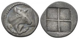 Macedonia, Acanthus Tetrobol circa 470-390, AR 15.40 mm., 2.41 g.
Forepart of bull l., head looking back. Rev. Quadripartite incuse square. SNG ANS 4...