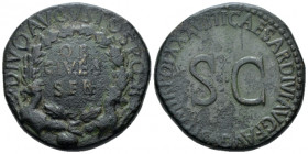 Divus Augustus Sestertius Rome circa 35-36, Æ 33.00 mm., 25.28 g.
Legend on shield, within oak-wreath supported by capricorns; below, globe Rev. Lege...