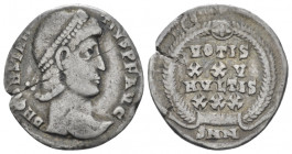 Constantius II, 337-361 Siliqua Nicomedia circa 340-351, AR 18.80 mm., 3.25 g.
Pearl-diademed head r. Rev. VOTIS / XXX / MVLTIS / XXXX within wreath;...
