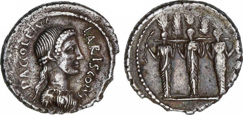 Roman Republic
Accoleia
Denario. 43 a.C. ACCOLEIA. P. Accoleius Lariscolus. An...