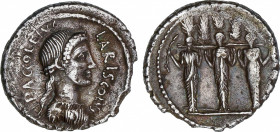 Roman Republic
Accoleia
Denario. 43 a.C. ACCOLEIA. P. Accoleius Lariscolus. Anv.: Busto de Acca Larentia a derecha con trenza larga en la nuca. 3,72...