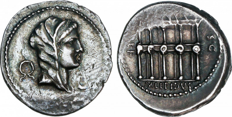 Roman Republic
Aemilia
Denario. 61 a.C. AEMILIA. M. Aemilius Lepidus. Anv.: Ca...