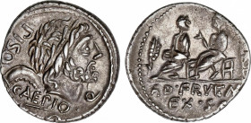 Roman Republic
Calpurnia
Denario. 100 a.C. CALPURNIA. L. Calpurnius Piso y Q. Sevilius Caepius. Anv.: Cabeza laureada de Saturno a derecha, detrás a...